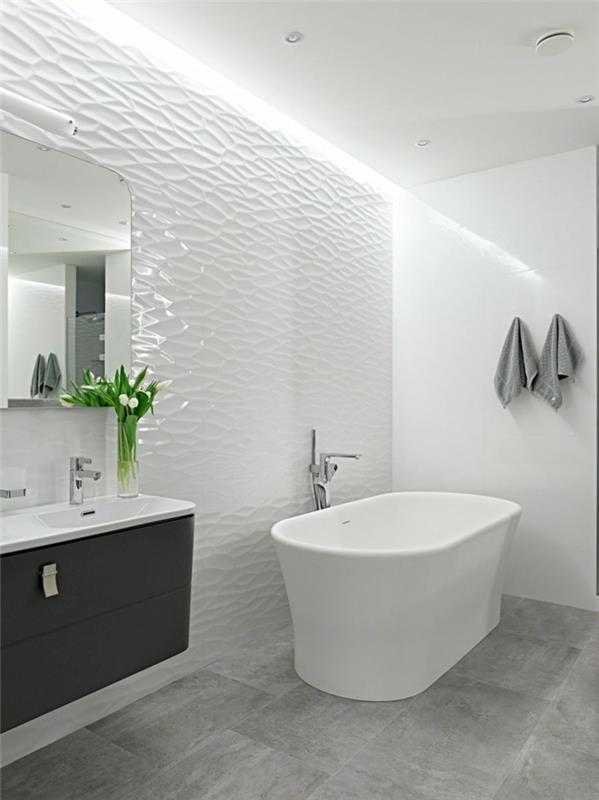 μοντέρνο μπάνιο ανεξάρτητα πλακάκια δαπέδου από μπανιέρα από σκυρόδεμα με δημιουργικό σχεδιασμό τοίχου