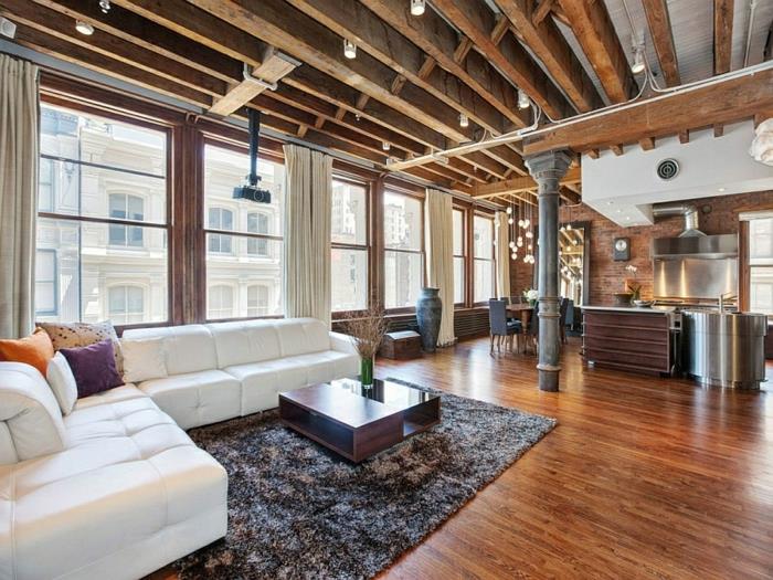 μοντέρνα εσωτερικά έπιπλα σαλονιού ξύλινα δοκάρια ξύλινο πάτωμα διαμέρισμα της Νέας Υόρκης