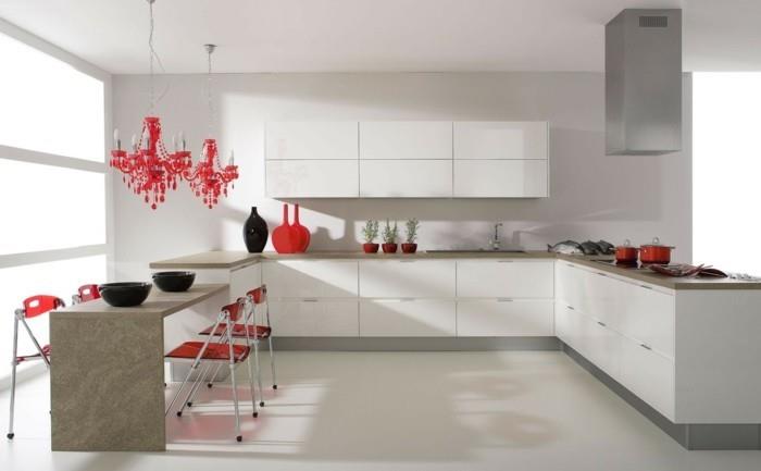 μοντέρνα κουζίνα σε λευκό χρώμα με κόκκινες πινελιές