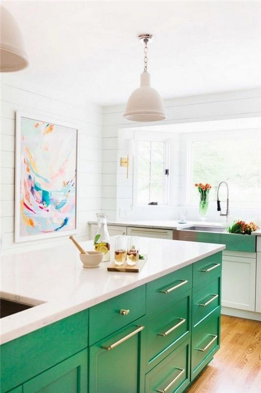 μοντέρνες κουζίνες πράσινα ντουλάπια κουζίνας και λευκή επιφάνεια εργασίας