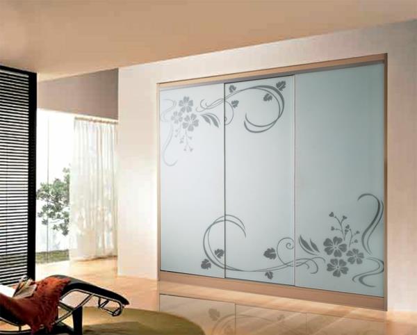 μοντέρνες ντουλάπες συρόμενες γυάλινες πόρτες με μοτίβο πεντάλ