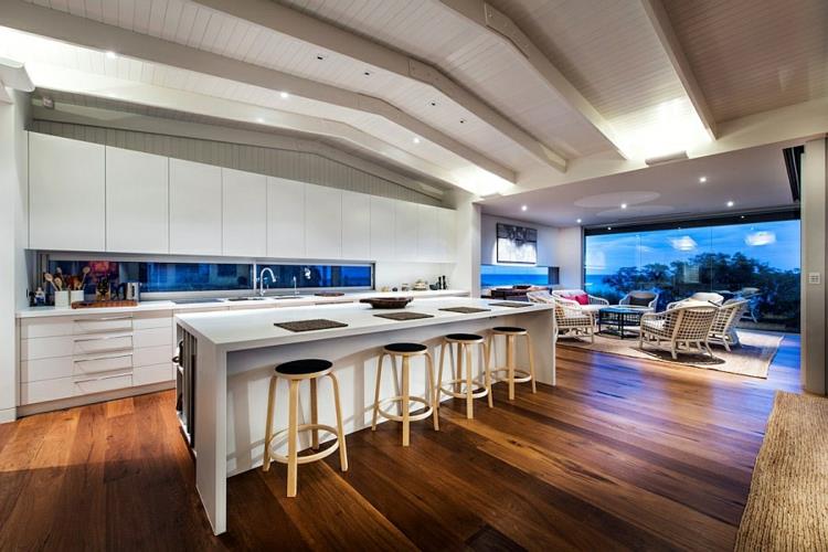 μοντέρνο σπίτι παραλιακό σπίτι μοντέρνα κουζίνα ενιαία κάτοψη με ξύλινο πάτωμα
