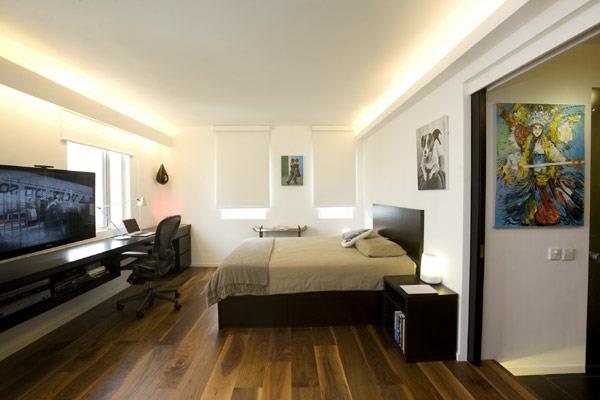 Επιπλώστε μοντέρνο δωμάτιο νεότητας ξύλινο δάπεδο ενσωματωμένο φωτισμό οροφής