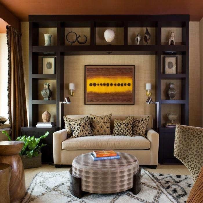 μοντέρνο σαλόνι άνετο σαλόνι σε καφέ αποχρώσεις με πολλή διακόσμηση
