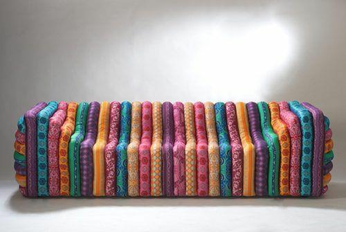 μοντέρνο σαλόνι καναπές ρετρό σχέδιο έγχρωμο μοτίβο