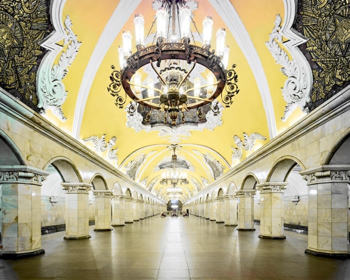 το μετρό της Μόσχας σταματά τις φωτογραφίες του Ντέιβιντ Μπάρντι