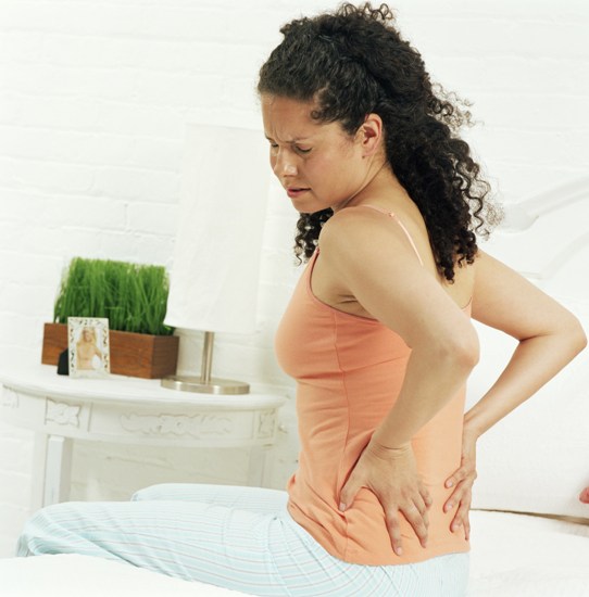 nugaros skausmo priežastys ir simptomai