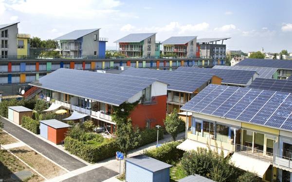Βιώσιμο κτίριο και ανακαίνιση φωτοβολταϊκών