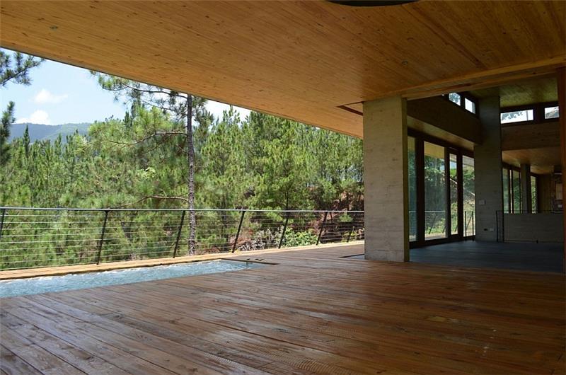 βιώσιμη αρχιτεκτονική βεράντα σχεδιασμός πισίνα ξύλινο δάπεδο ξύλινη οροφή Δομινικανή Δημοκρατία