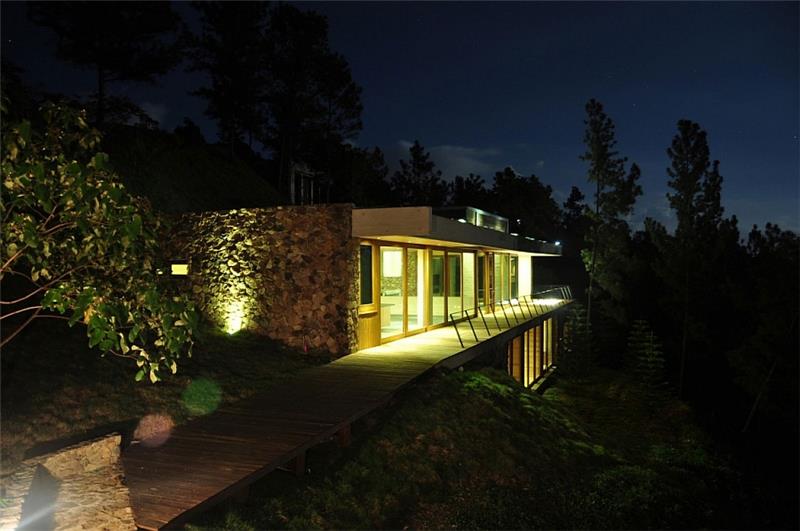 βιώσιμος οικολογικός φωτισμός πράσινης αρχιτεκτονικής τη νύχτα