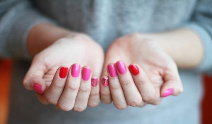 ιδέες για βερνίκι νυχιών κόκκινο ροζ αποχρώσεις φρέσκες συμβουλές ομορφιάς