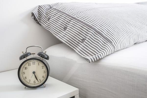 τα φυσικά βοηθήματα ύπνου καταπολεμούν τα ξυπνητήρια φερεγγυότητας ύπνου