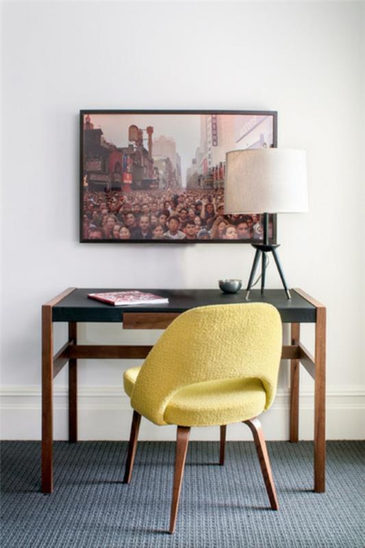 νέο σπίτι πολύ διακριτικό στο χώρο εργασίας κίτρινη καρέκλα