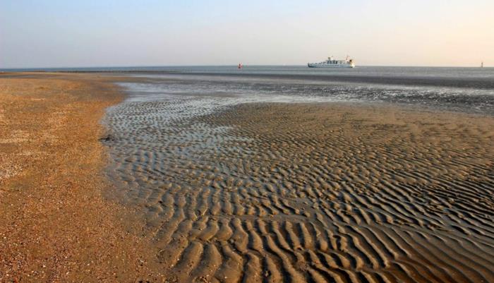 norderney nordesee ανατολικό φριζικό νησί λευκό αμμόλοφο αμμώδες πλοίο