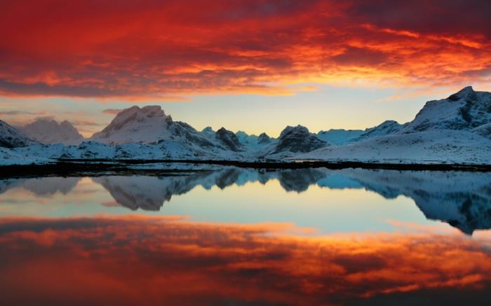 Νορβηγία φιόρδ χειμώνα κόκκινο ουρανό