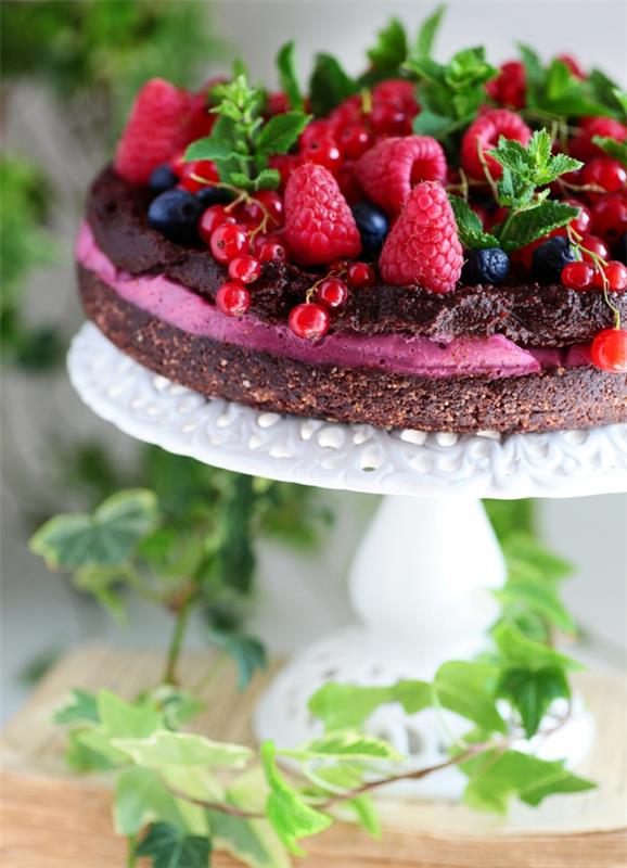 κέικ φρούτων βασικά vegan ωμά βατόμουρα φραγκοστάφυλα βατόμουρα