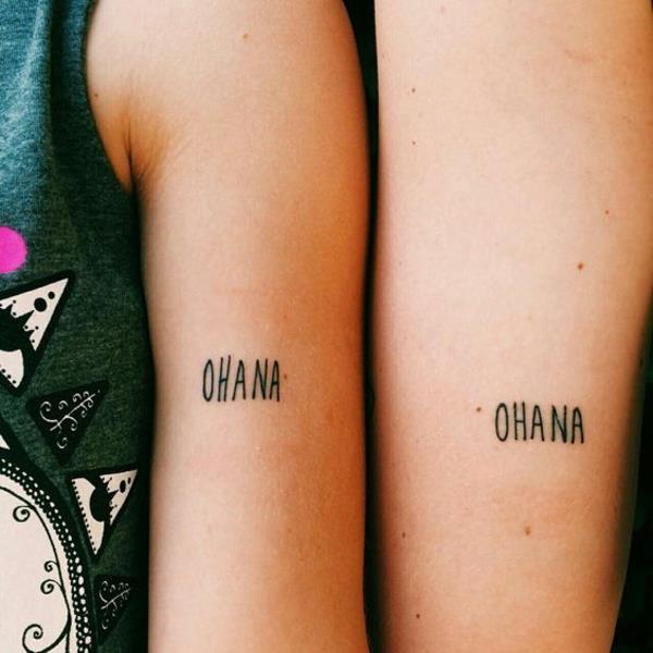 ohana τατουάζ απλή γραμματοσειρά άνω βραχίονα