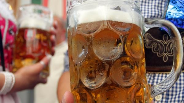 oktoberfest munich φεστιβάλ μπύρας 2014 ένα μέτρο κούπα μπύρας μπύρας