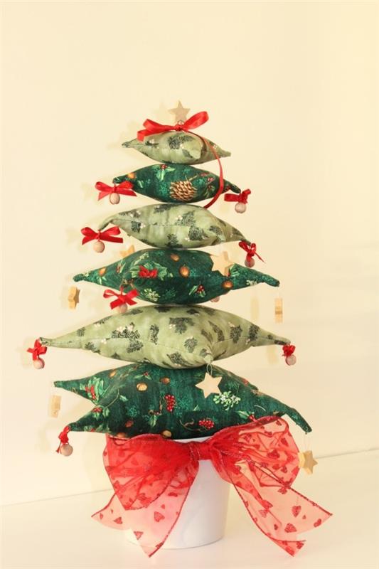 Πρωτότυπες χριστουγεννιάτικες διακοσμήσεις φτιάξτε το δικό σας χριστουγεννιάτικο δέντρο από μαξιλάρια