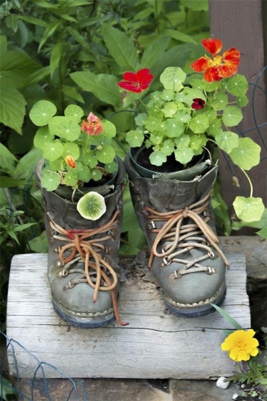 πρωτότυπες διακοσμήσεις κήπου φτιάξτε τα δικά σας παλιά παπούτσια