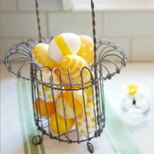 πρωτότυπη Πασχαλινή διακόσμηση μεταλλικό αυγό βάση κίτρινα αυγά