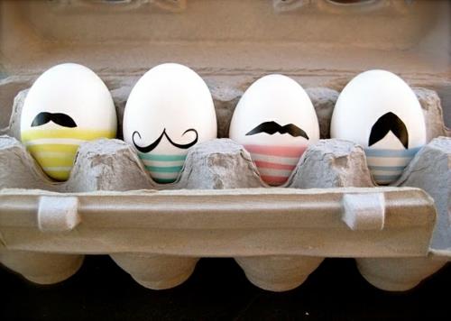 Πασχαλινή διακόσμηση αστεία Πασχαλινά αυγά μουστάκι