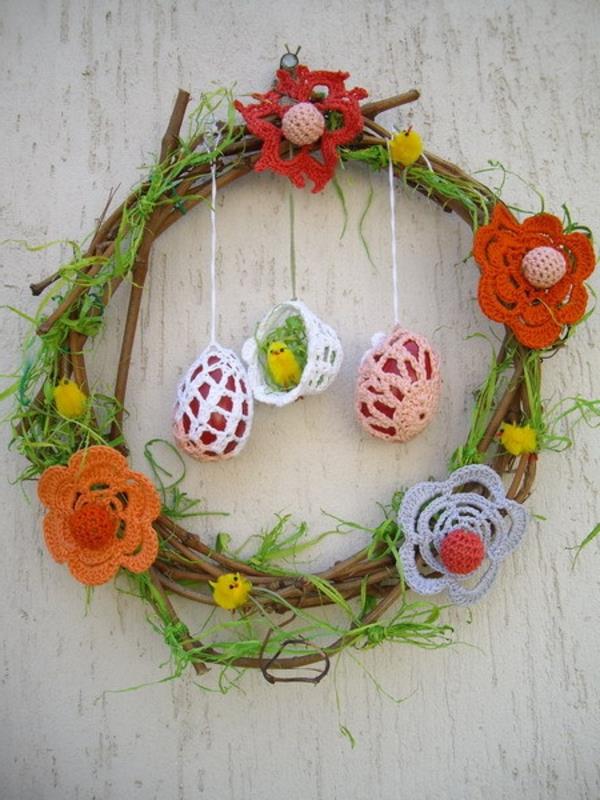 πασχαλινές ιδέες χειροτεχνίας πασχαλινό στεφάνι λουλούδια πασχαλινά αυγά