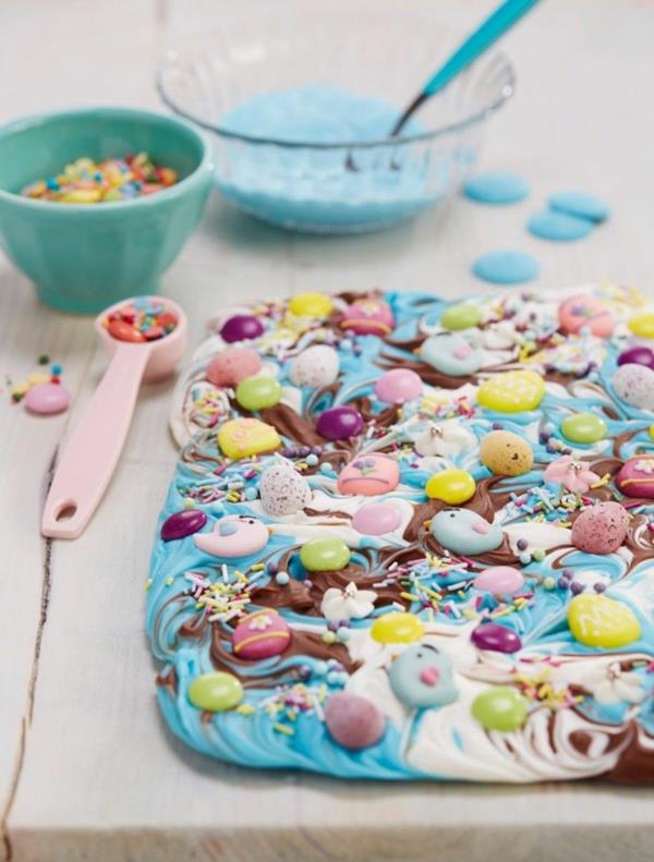 Πασχαλινά γλυκά, σπασμένη σοκολάτα, φτιάξτε τον εαυτό σας για το Πάσχα