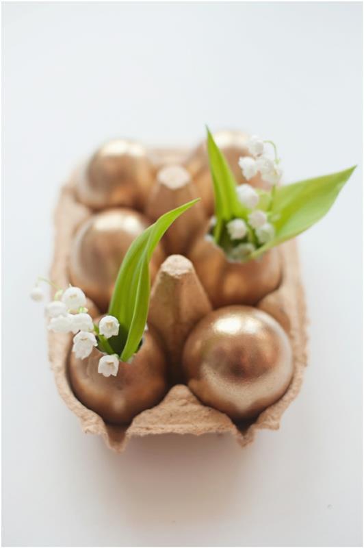 μαστορέματα πασχαλινές διακοσμήσεις χρυσά πασχαλινά αυγά τακτοποιούν λουλούδια