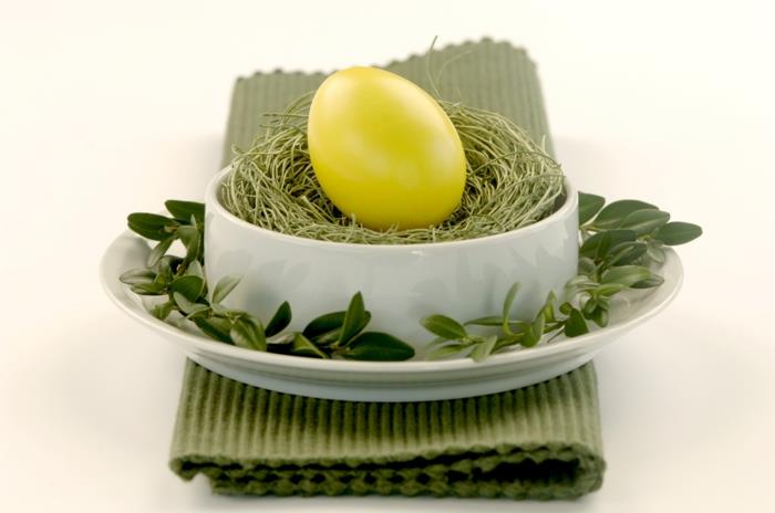 Πασχαλινές διακοσμήσεις tinker ιδέες επιτραπέζιες διακοσμήσεις Πασχαλινό αυγό κίτρινα πράσινα φυτά