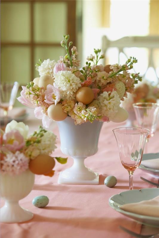 πασχαλινή διακόσμηση tinker ιδέες vintage διακοσμήσεις τραπεζιού λευκά ροζ λουλούδια ποτήρια ορτύκια αυγά πασχαλινά αυγά
