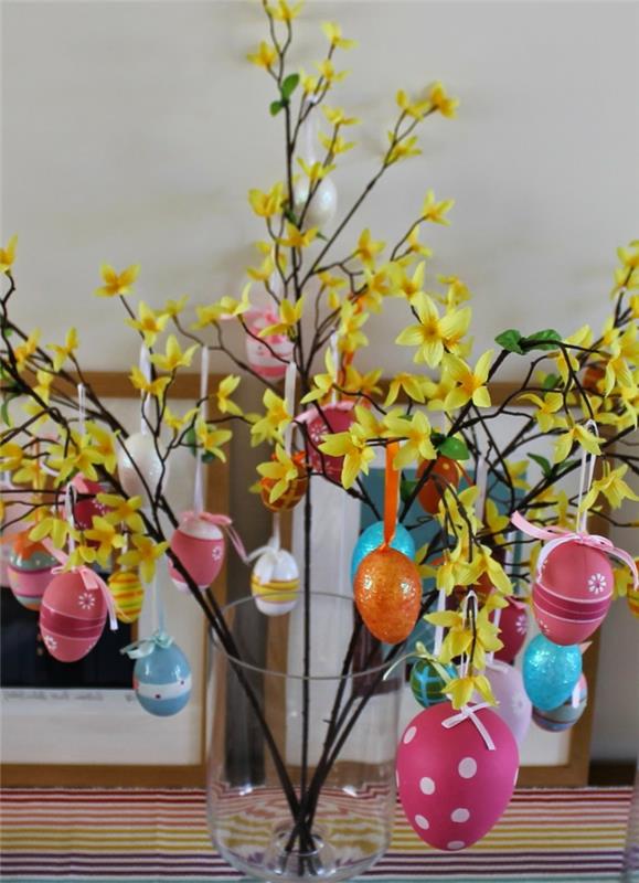 Πασχαλινή διακόσμηση χρωματιστά Πασχαλινά αυγά κρεμαστά λουλούδια