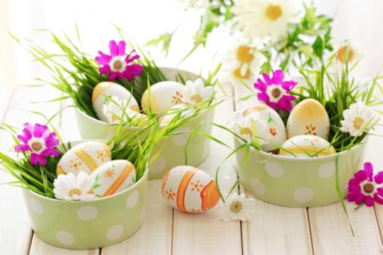 πασχαλινές ιδέες διακόσμησης πασχαλινά αυγά ανοιξιάτικα λουλούδια