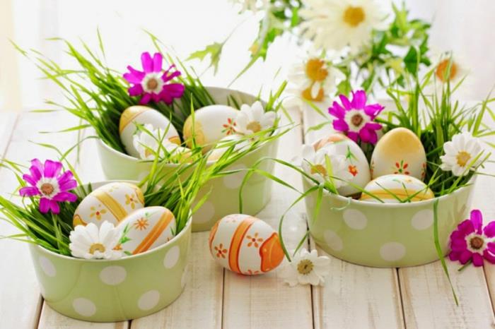 φτιάξτε Πασχαλινή διακόσμηση τραπέζι Διακόσμηση Πασχαλινά αυγά βάψτε λουλούδια γρασίδι