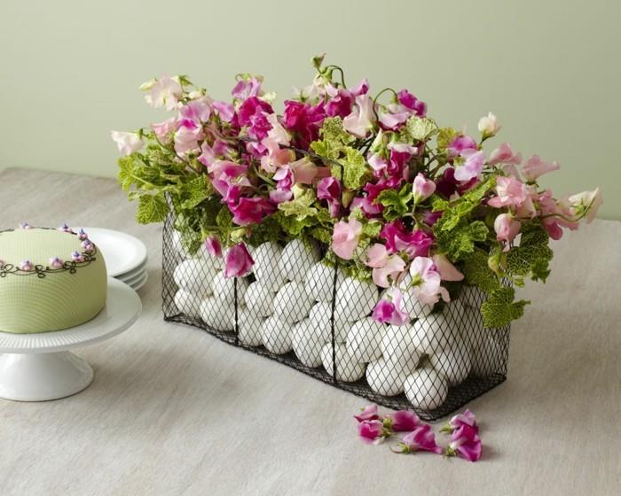 σχεδιάστε τη δική σας πασχαλινή διακόσμηση με λουλούδια και λευκά αυγά