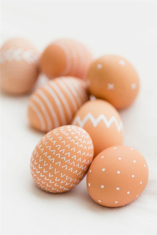 Πασχαλινά αυγά διακοσμούν φυσικό χρώμα λευκές πασχαλινές ιδέες χειροτεχνίας