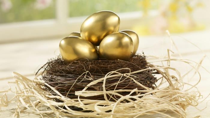 χρωματίζοντας τις ιδέες διακόσμησης των πασχαλινών αυγών, φτιάξτε μόνοι σας χρυσά αυγά πασχαλινές διακοσμήσεις