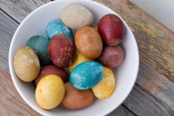 ζωγραφική Πασχαλινά αυγά με φυσικά χρώματα