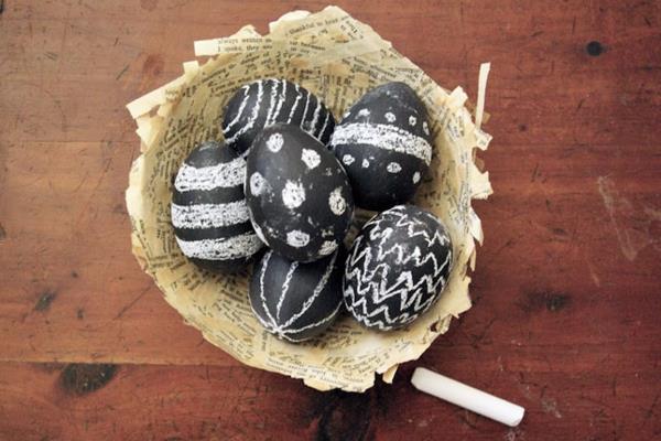 Πασχαλινά αυγά σχεδιασμός σχολείο μαυροπίνακας μαύρο άσπρο