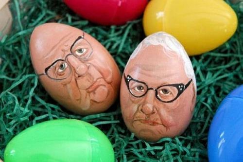 Πασχαλινά αυγά με πολιτικό πρόσωπο