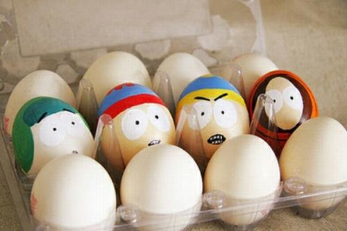 Πασχαλινά αυγά με χαρακτήρες κινουμένων σχεδίων προσώπου