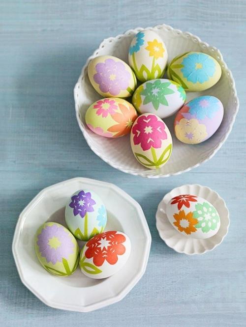 Πασχαλινά αυγά με τεχνική χαρτοπετσέτας λουλούδια μπλε κόκκινο ροζ