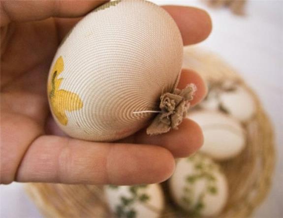 Πασχαλινά αυγά που χρωματίζουν φυσικά ιδέες χειροτεχνίας για ενήλικες