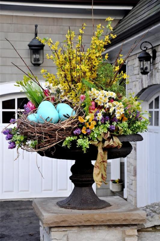 Κάντε τις δικές σας πασχαλινές ρυθμίσεις και διακοσμήστε τον εξωτερικό σας χώρο με ανοιξιάτικα λουλούδια