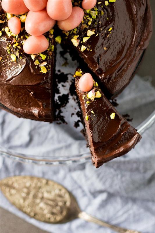 Συνταγή κέικ Πάσχας vegan σοκολάτα