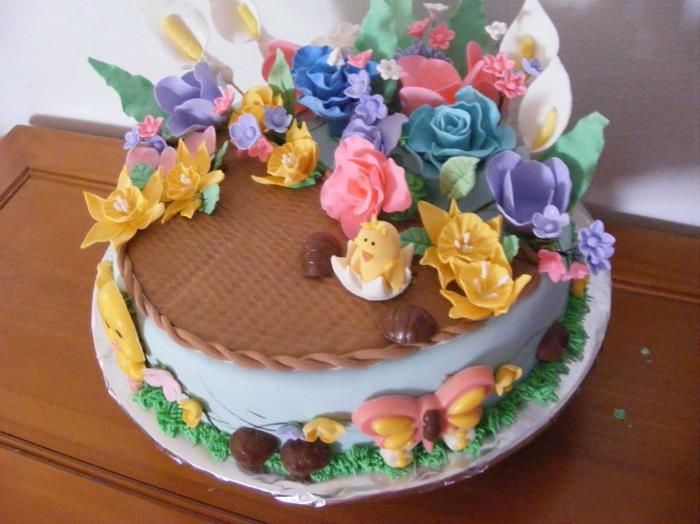 πασχαλινά κέικ πασχαλινά κοτόπουλα λουλούδια χρωματιστές ιδέες διακόσμησης κέικ