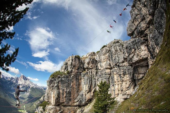 υπαίθριες αιώρες highline που συναντούν extreme sports