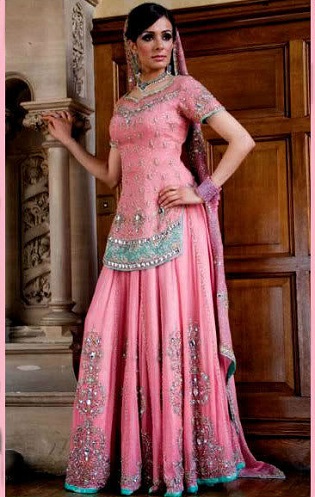 Pakistano Lehenga su ilgu Kurti