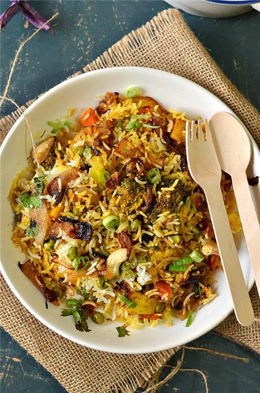 πακιστανική κουζίνα τυπικά πιάτα biryani