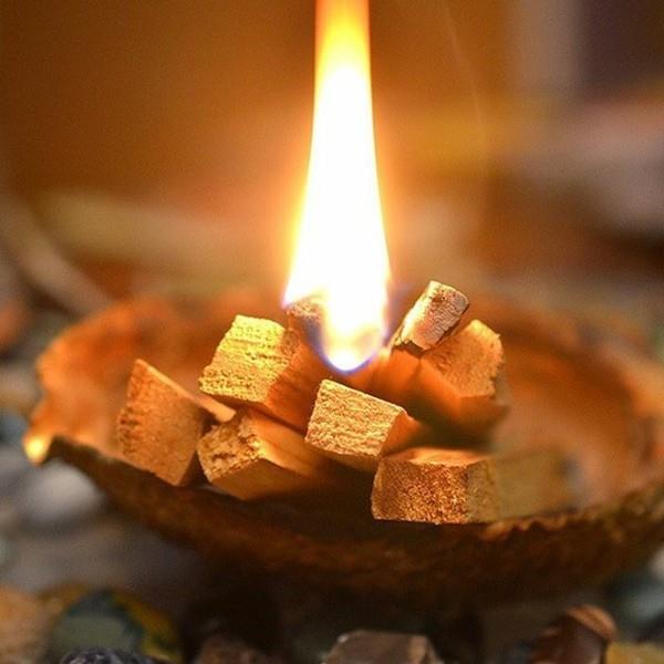 υποκαπνισμός palo santo για τα Χριστούγεννα